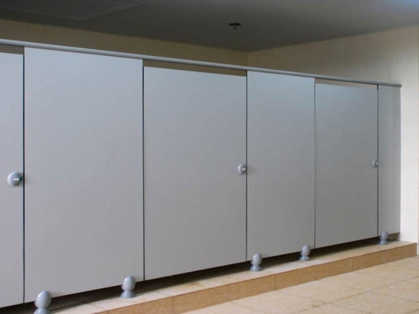 做衛(wèi)生間隔斷都用什么板材的？