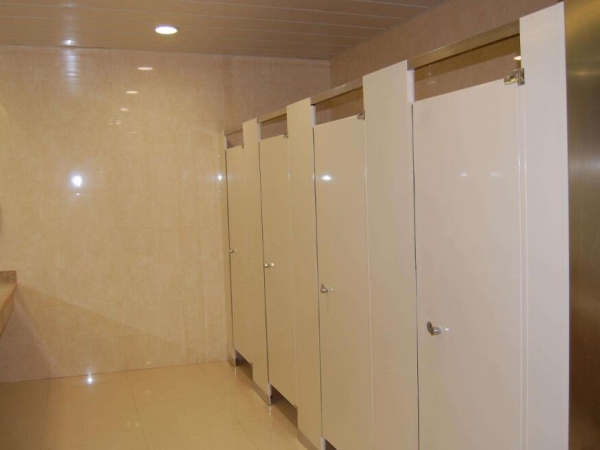 衛(wèi)生間隔斷門(mén)該如何選擇？